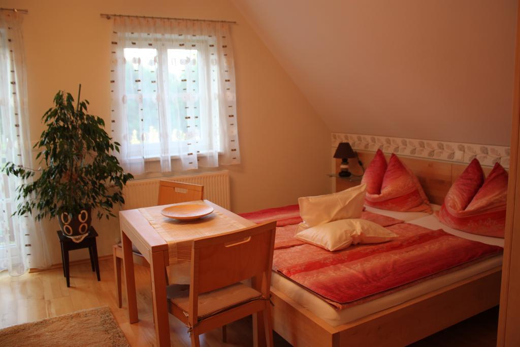 Buschenschank Orsl Wildbach Exterior foto